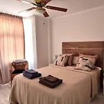 2 Bed. Amazing Sea Views