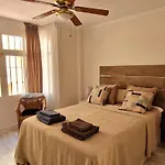 2 Bed. Amazing Sea Views
