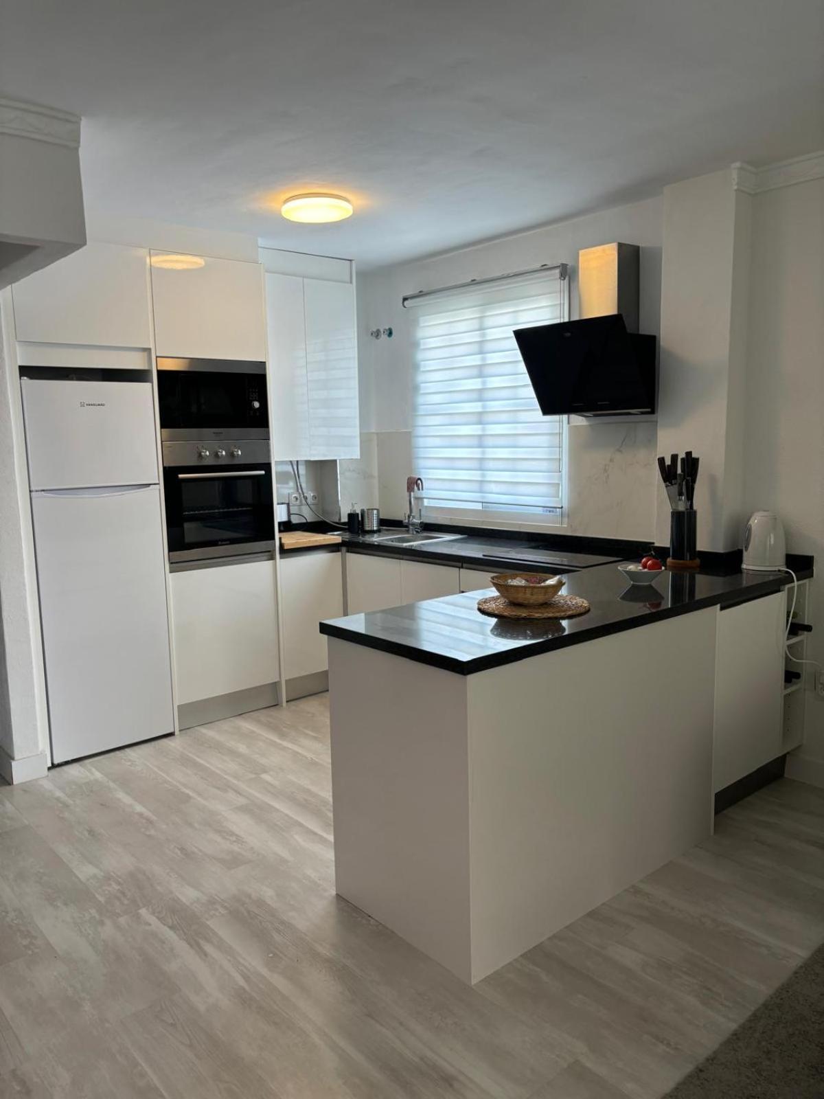 Appartement 2 Bed. Amazing Sea Views *