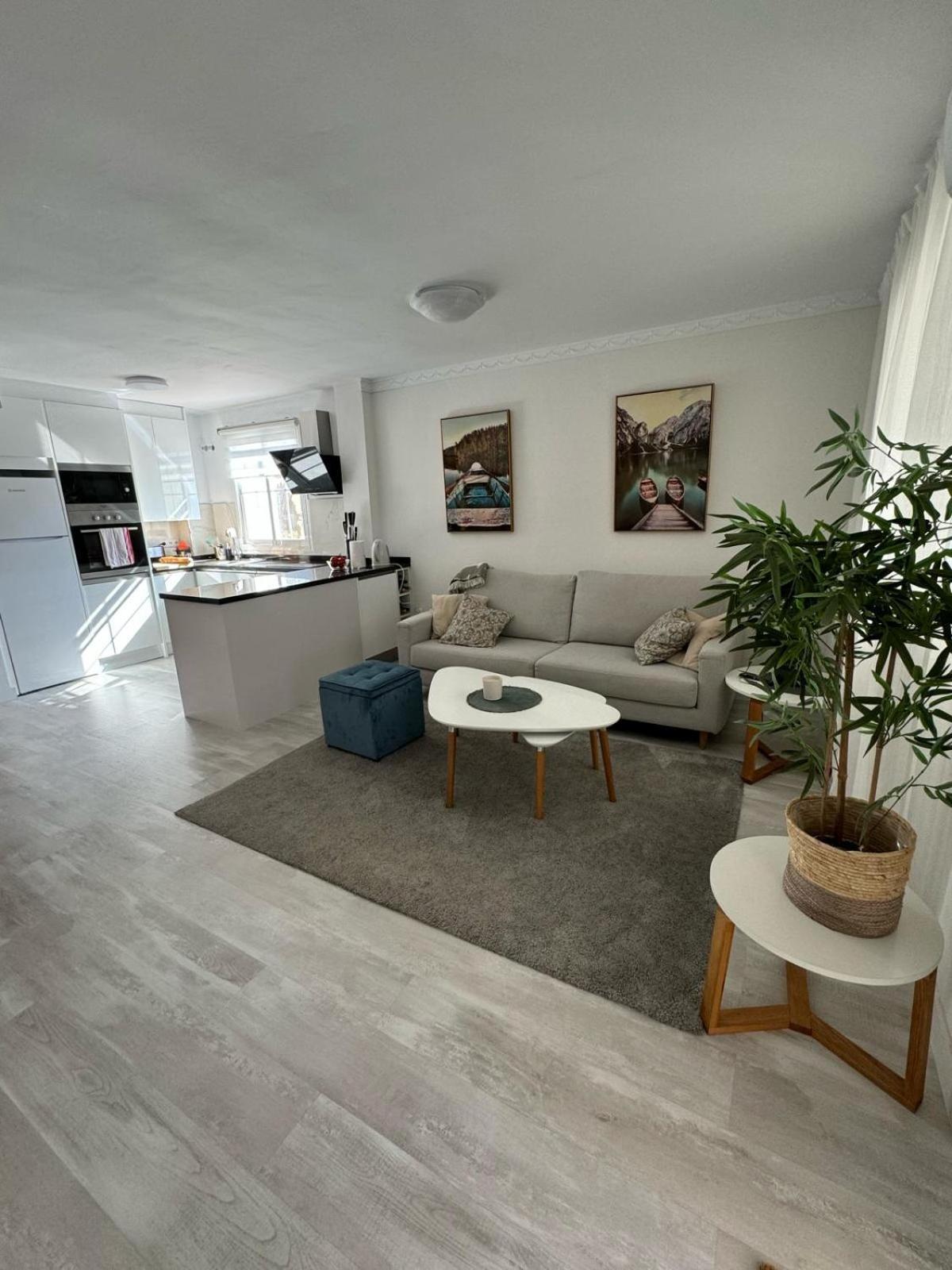 2 Bed. Amazing Sea Views * Benalmádena